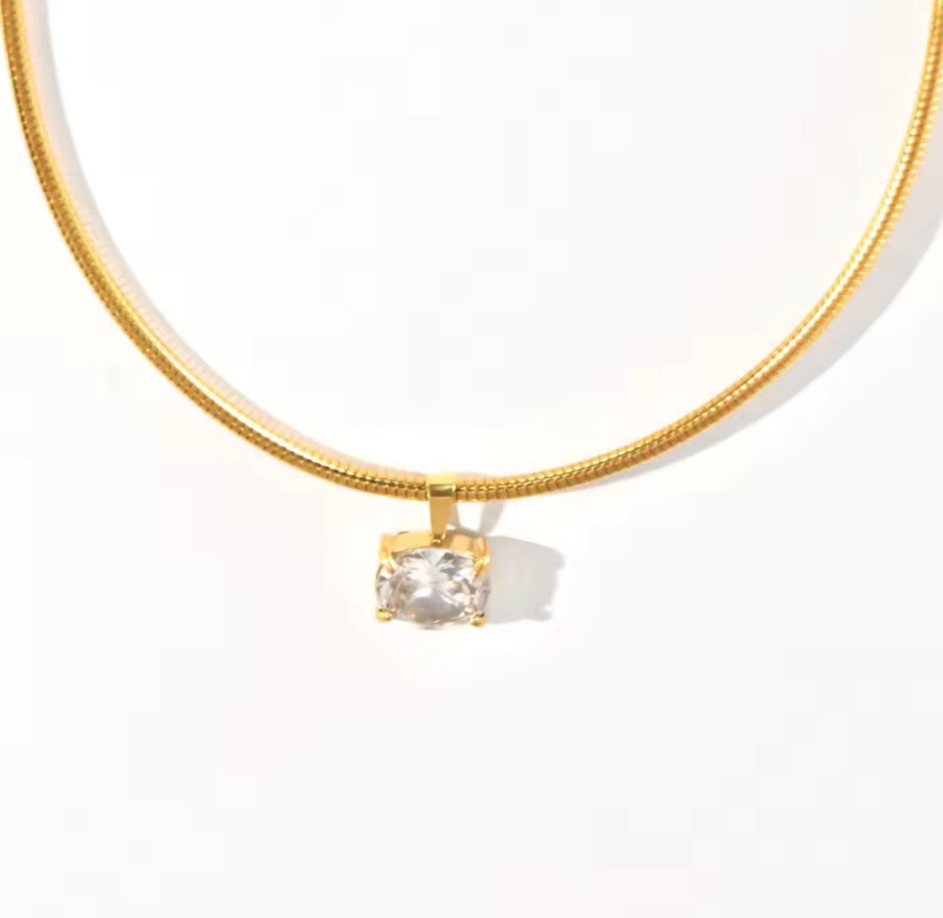 Collar con cristal tipo choker