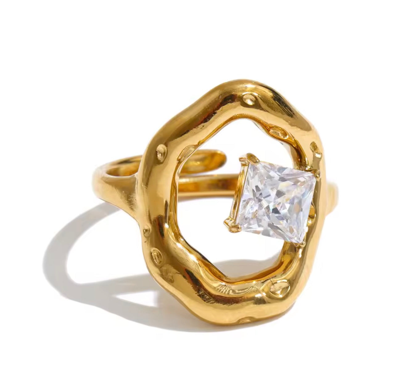 Anillo ajustable O irregular con cristal dorado