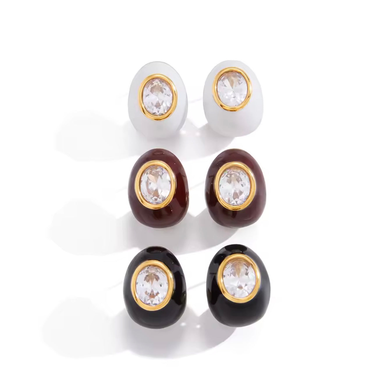 Aretes redondos con incrustación de cristal