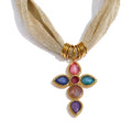 Collar cruz de colores con malla