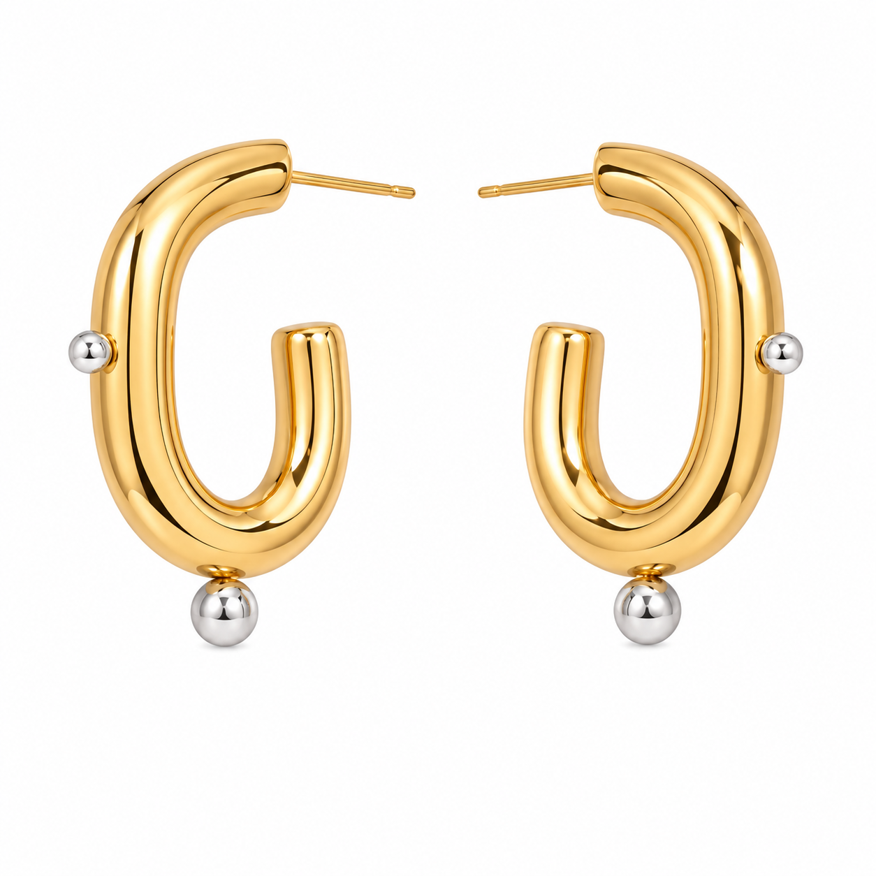 Aretes medios con bolitas plateadas