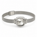 Reloj plateado cristal 3D