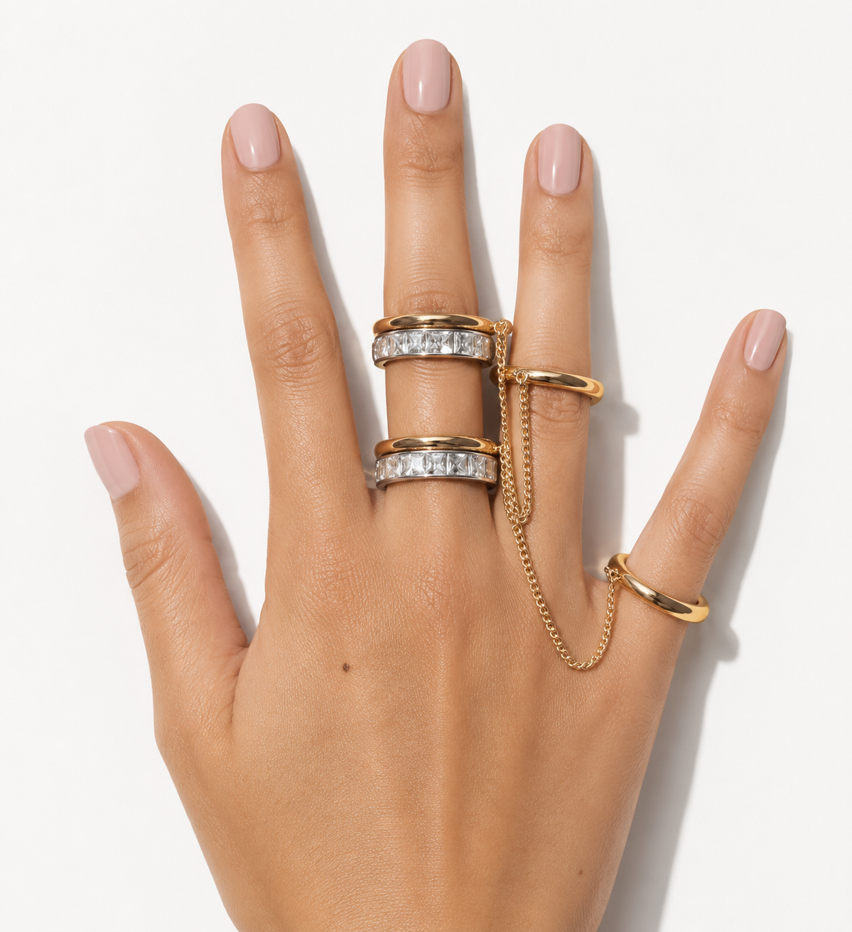 Anillo doble con cadenita bicolor
